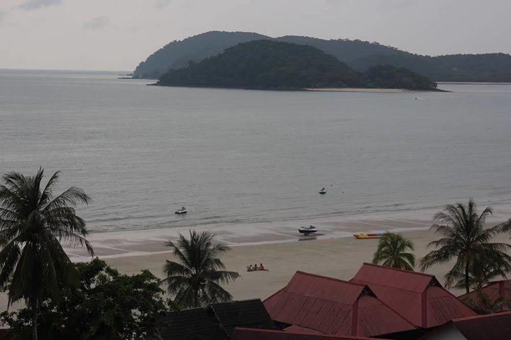 Royal Agate Beach Resort Pantai Cenang  Exterior photo